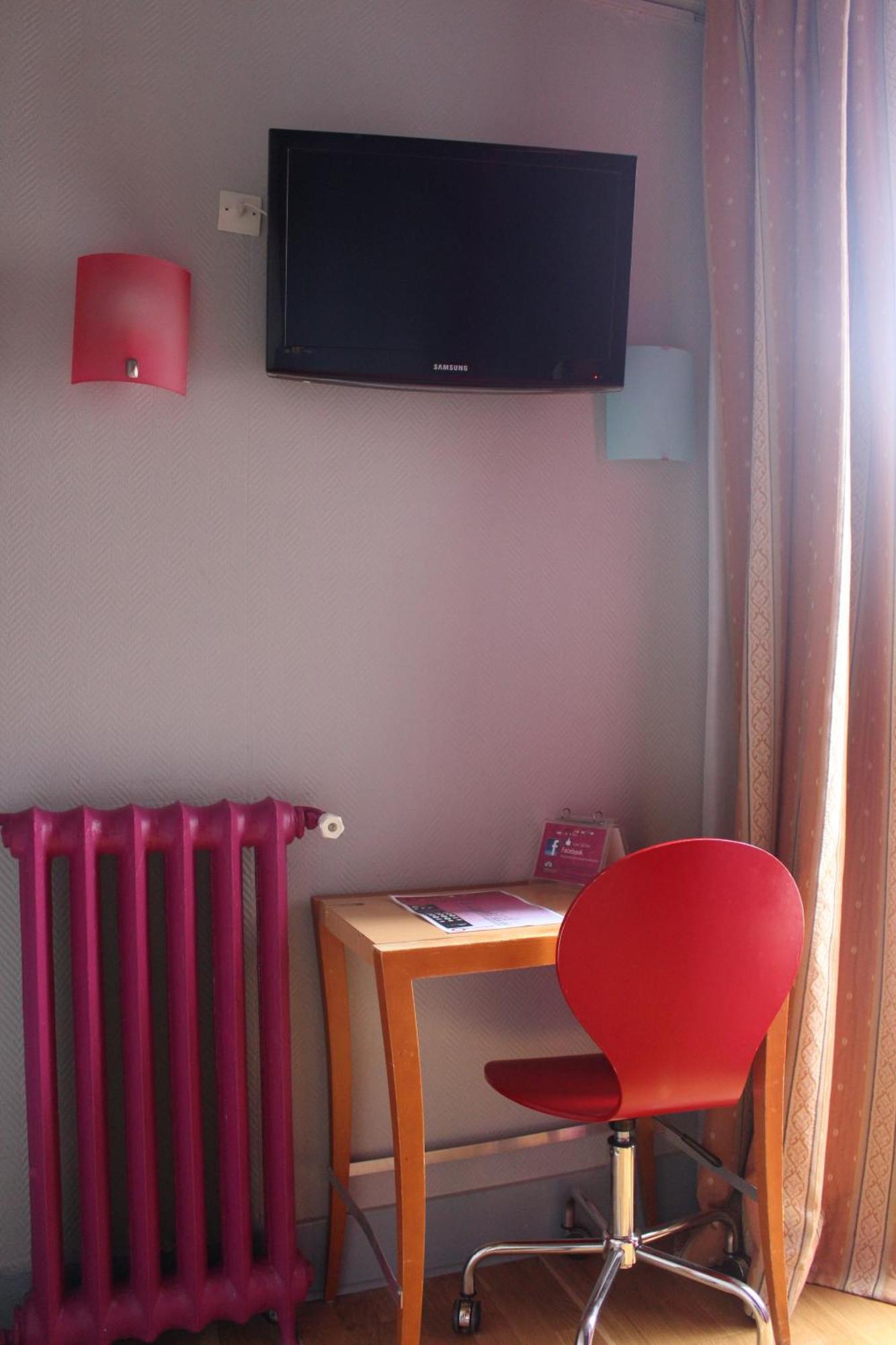Hostel Arty Porte De Versailles By River Parijs